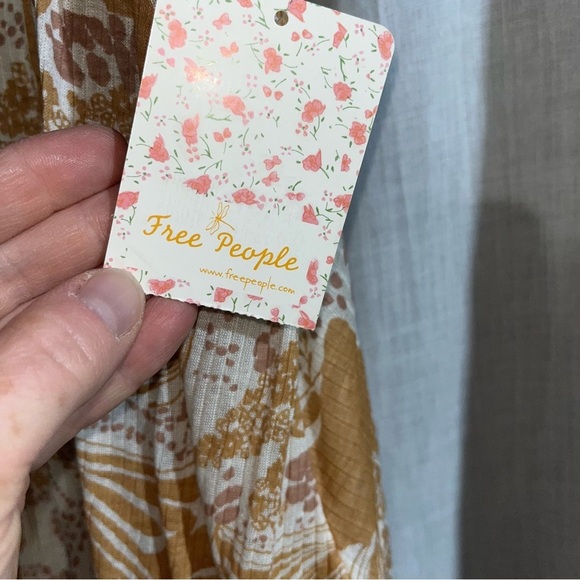 Free People NWT Sugarcane Crisscross Sleeveless Boho Blouse Tank Top Size Small - Picture 5 of 8